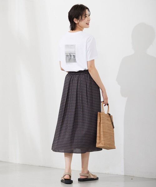 J.PRESS Ladies(J.プレス レディス)の「バック フォト Tシャツ(Tシャツ/カットソー・レディース・ライトグリーン系/ピンク系/ベージュ系/ホワイト系・SMALL)」の17枚目の写真