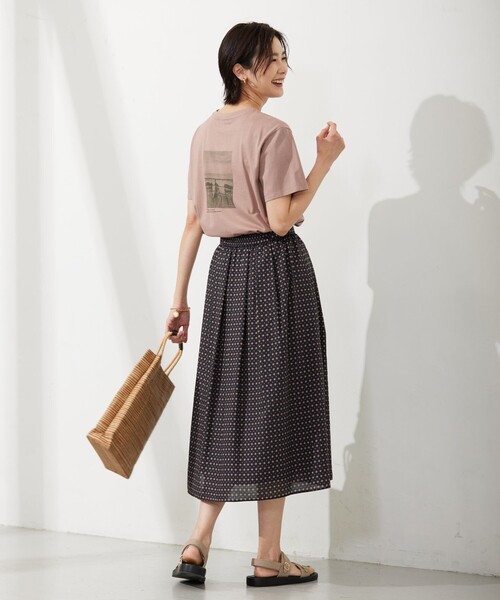 J.PRESS Ladies(J.プレス レディス)の「バック フォト Tシャツ(Tシャツ/カットソー・レディース・ライトグリーン系/ピンク系/ベージュ系/ホワイト系・SMALL)」の21枚目の写真