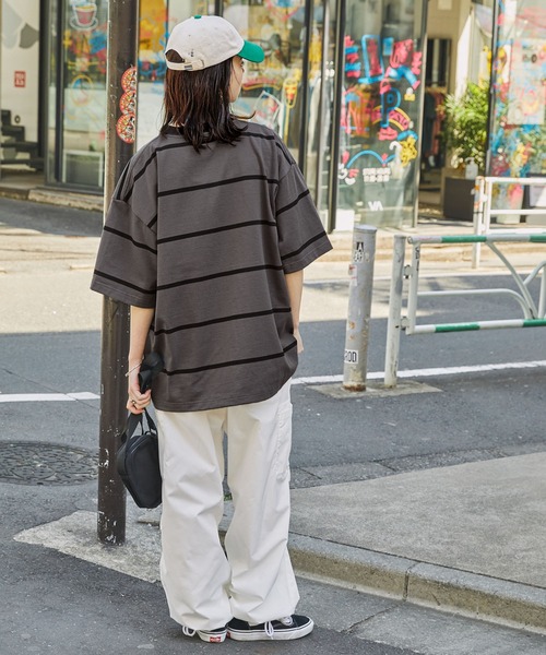 MONO-MART(モノマート)の「【CODDERR】アーチロゴ刺繍 ボーダー ビッグシルエットリンガーTシャツ(Tシャツ/カットソー・レディース・チャコール/グリーン/ピンク/ブルー/オフホワイト/ベージュ・M/L/XL)」の18枚目の写真