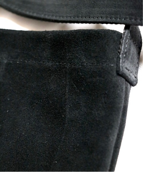 hobo（ホーボー）の「hobo/ホーボー STROLL SHOULDER POUCH COW SUEDE ストロール ショルダーポーチ カウスウェード（ショルダーバッグ・メンズ・ブラック・FREE）」の9枚目の写真