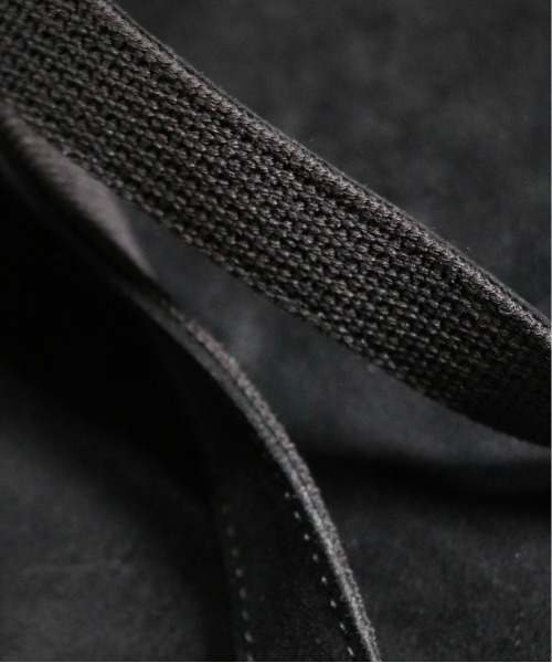 hobo（ホーボー）の「hobo/ホーボー STROLL SHOULDER POUCH COW SUEDE ストロール ショルダーポーチ カウスウェード（ショルダーバッグ・メンズ・ブラック・FREE）」の11枚目の写真