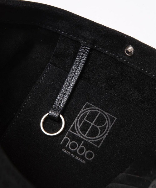 hobo（ホーボー）の「hobo/ホーボー STROLL SHOULDER POUCH COW SUEDE ストロール ショルダーポーチ カウスウェード（ショルダーバッグ・メンズ・ブラック・FREE）」の13枚目の写真