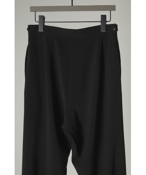 RIM.ARK（リムアーク）の「Slit arabian PT（スラックス・レディース・ライトイエロー/ネイビー/ブラック・38/36）」の19枚目の写真