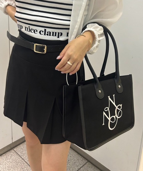 one after another NICE CLAUP(ワンアフターアナザーナイスクラップ)の「【WEB限定】トリミング刺繍トートバッグ(トートバッグ・レディース・アイボリー/ブラック/ホワイト×ブラウン・FREE)」の21枚目の写真