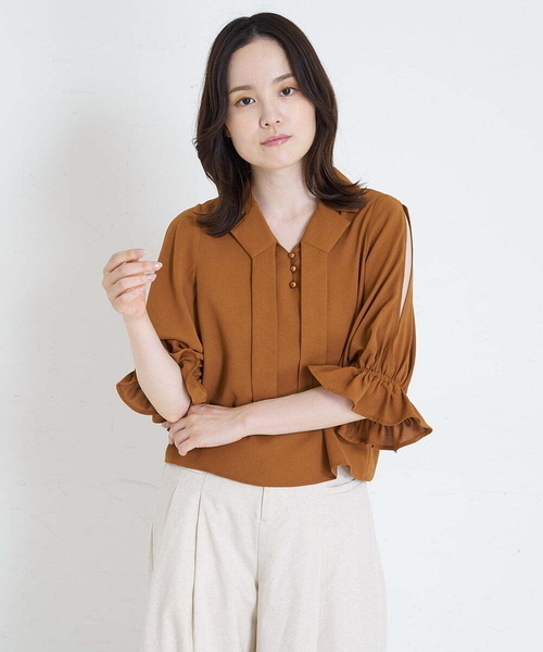 A de a.v.v（アードアー・ヴェ・ヴェ）の「オープンスリーブボウタイブラウス（シャツ/ブラウス・レディース・グリーン/サンドベージュ/ブラック・38/36）」の3枚目の写真