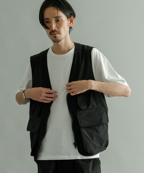 URBAN RESEARCH（アーバンリサーチ）の「『撥水/速乾』『UR TECH POLIsh POLI』マルチミリタリーVEST（ベスト・メンズ・ブラック/オリーブ・MEDIUM/LARGE）」の10枚目の写真