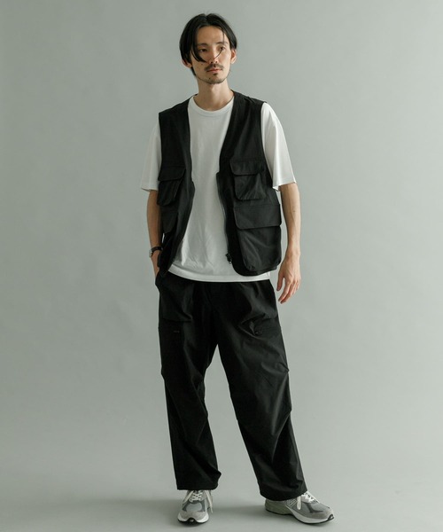 URBAN RESEARCH（アーバンリサーチ）の「『撥水/速乾』『UR TECH POLIsh POLI』マルチミリタリーVEST（ベスト・メンズ・ブラック/オリーブ・MEDIUM/LARGE）」の12枚目の写真