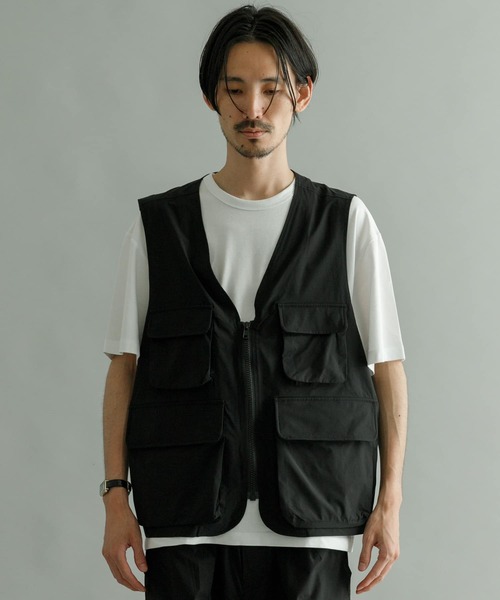 URBAN RESEARCH（アーバンリサーチ）の「『撥水/速乾』『UR TECH POLIsh POLI』マルチミリタリーVEST（ベスト・メンズ・ブラック/オリーブ・MEDIUM/LARGE）」の20枚目の写真