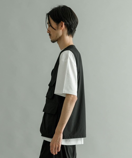 URBAN RESEARCH（アーバンリサーチ）の「『撥水/速乾』『UR TECH POLIsh POLI』マルチミリタリーVEST（ベスト・メンズ・ブラック/オリーブ・MEDIUM/LARGE）」の21枚目の写真