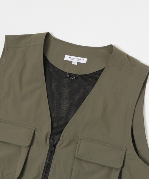 URBAN RESEARCH（アーバンリサーチ）の「『撥水/速乾』『UR TECH POLIsh POLI』マルチミリタリーVEST（ベスト・メンズ・ブラック/オリーブ・MEDIUM/LARGE）」の3枚目の写真