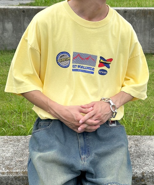 Perushu(ペルーシュ)の「レトロプリントTシャツ(Tシャツ/カットソー・メンズ・グレー系その他/ブラック/杢グレー/イエロー・MEDIUM/LARGE)」の4枚目の写真