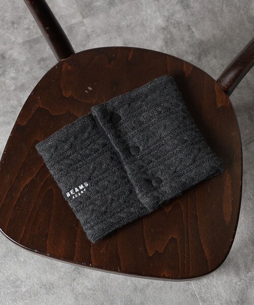 BEAMS HEART（ビームスハート）の「【ユニセックス】ケーブルニット ショート スヌード（ネックウォーマー/スヌード・メンズ・チャコールグレー/ブラック・ONE SIZE）」の3枚目の写真