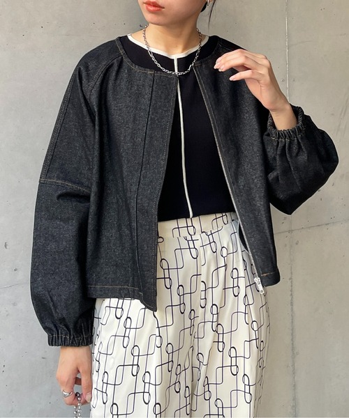 Thevon（ゼボン）の「ランタンスリーブノーカラーデニムブルゾン