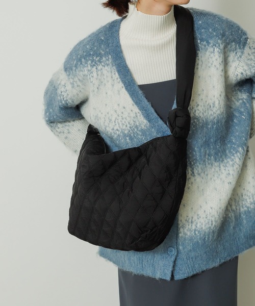 SENSE OF PLACE by URBAN RESEARCH（センスオブプレイスバイアーバンリサーチ）の「中綿キルティングショルダーバッグ（ショルダーバッグ・レディース・アイボリー/ブラック/グリーン・ONE）」の2枚目の写真