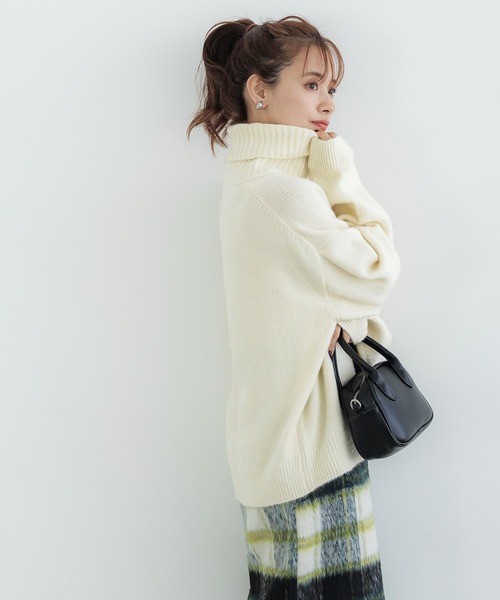 coca（coca）（コカ）の「ヤク風タートルネックニットトップス（ニット/セーター・レディース・イエロー/パープル/ベージュ/チャコール・M/L）」の6枚目の写真