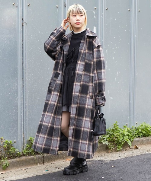 w closet（ダブルクローゼット）の「巾着2WAYバッグ（ハンドバッグ・レディース・ブラック/アイボリー・FREE）」の6枚目の写真