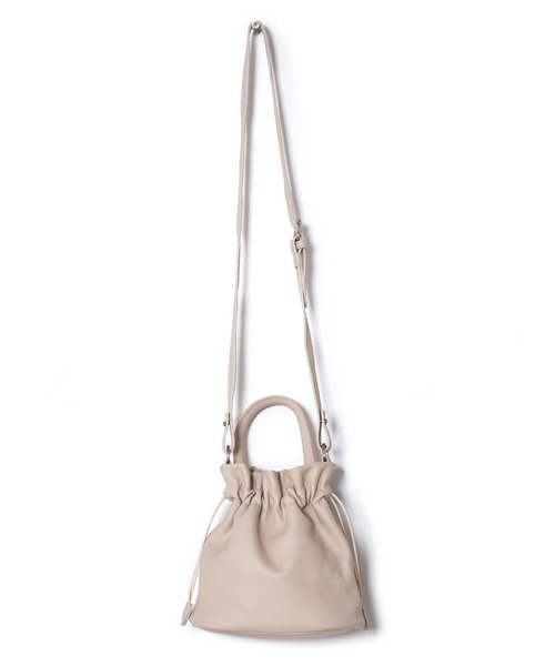 w closet（ダブルクローゼット）の「巾着2WAYバッグ（ハンドバッグ・レディース・ブラック/アイボリー・FREE）」の12枚目の写真