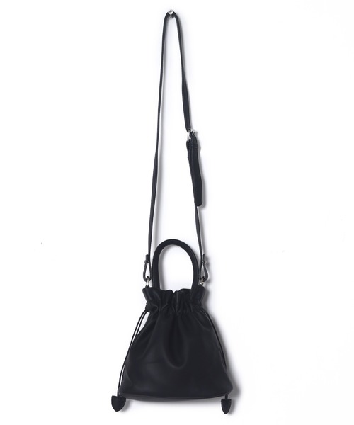 w closet（ダブルクローゼット）の「巾着2WAYバッグ（ハンドバッグ・レディース・ブラック/アイボリー・FREE）」の13枚目の写真