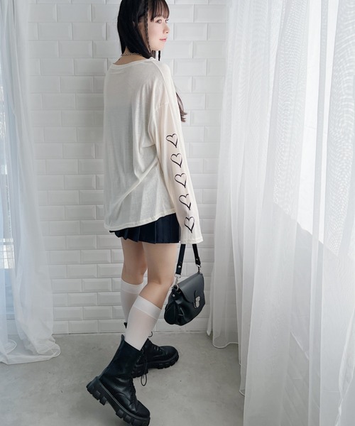 √nuage(ルートニュアージュ)の「ハートスリーブロゴプリントルーズロンT(Tシャツ/カットソー・レディース・ブラック/アイボリー・FREE)」の8枚目の写真