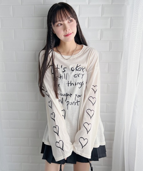 √nuage(ルートニュアージュ)の「ハートスリーブロゴプリントルーズロンT(Tシャツ/カットソー・レディース・ブラック/アイボリー・FREE)」の5枚目の写真