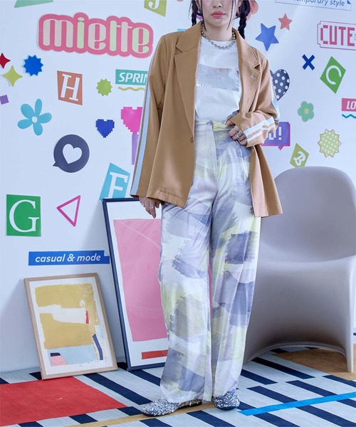 miette（ミエット）の「配色ﾗｲﾝｽﾘｰﾌﾞﾃｰﾗｰﾄﾞｼﾞｬｹｯﾄ（テーラードジャケット・レディース・グレー/ベージュ/ブラック・FREE）」の9枚目の写真