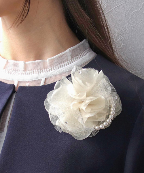 ラメシフォン×パールコサージュ【結婚式/フォーマル/入卒】（ブローチ