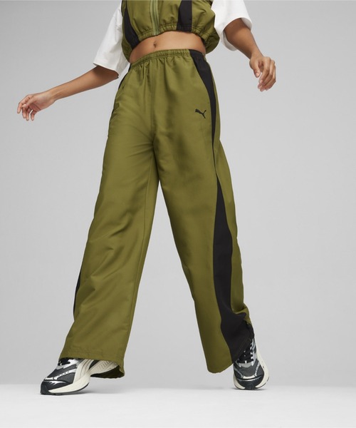 PUMA（プーマ）の「PUMA プーマ ウィメンズ デア トゥ リラックス パラシュート ウーブンパン（その他パンツ・レディース・ブラック/オリーブ・MEDIUM/SMALL/LARGE/X-SMALL）」の2枚目の写真