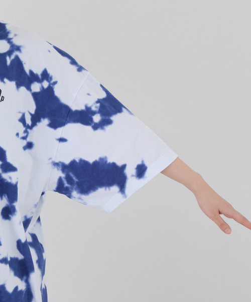 TOGA PULLA（トーガ　プルラ）の「【TOGA PULLA × BOY’S OWN】Tie dye print Tシャツ（Tシャツ/カットソー・レディース・ブルー・XX-LARGE）」の13枚目の写真