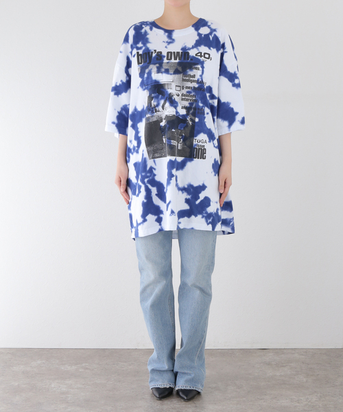 TOGA PULLA（トーガ　プルラ）の「【TOGA PULLA × BOY’S OWN】Tie dye print Tシャツ（Tシャツ/カットソー・レディース・ブルー・XX-LARGE）」の4枚目の写真