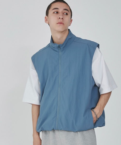 WEGO（ウィゴー）の「WEGO/ナイロンベスト（ベスト・メンズ・ベージュ/ブラック/ブルー系その他/ライトグレー・LARGE/MEDIUM/SMALL）」の4枚目の写真