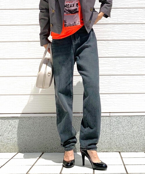 Q（キュー）の「テーパードデニム（デニムパンツ・レディース・グレー・SMALL/MEDIUM）」の9枚目の写真