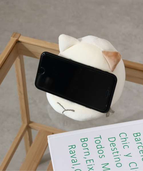 emesuelee(エメスーリー)の「スマホスタンド 猫(スマホグッズ・レディース・アイボリー/グレー/ブラウン・フリー)」の20枚目の写真