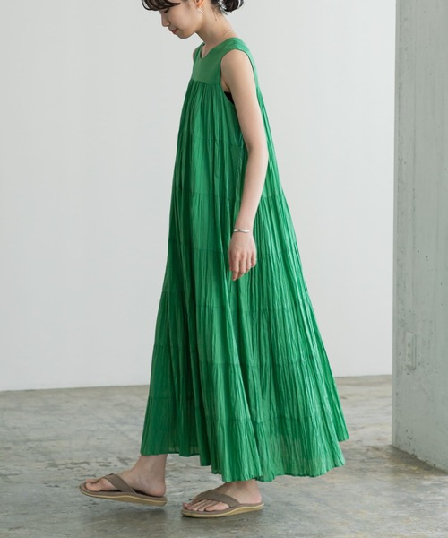 URBAN RESEARCH（アーバンリサーチ）の「『一部WEB限定カラー』ティアードクリンクルワンピース（ワンピース・レディース・ブルー/ブラック/オレンジ/グリーン・FREE）」の8枚目の写真