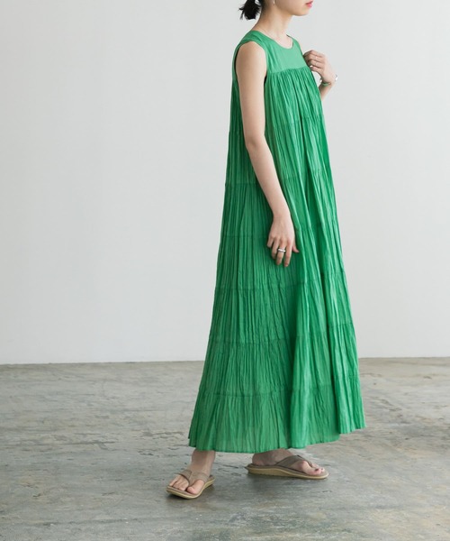 URBAN RESEARCH（アーバンリサーチ）の「『一部WEB限定カラー』ティアードクリンクルワンピース（ワンピース・レディース・ブルー/ブラック/オレンジ/グリーン・FREE）」の11枚目の写真