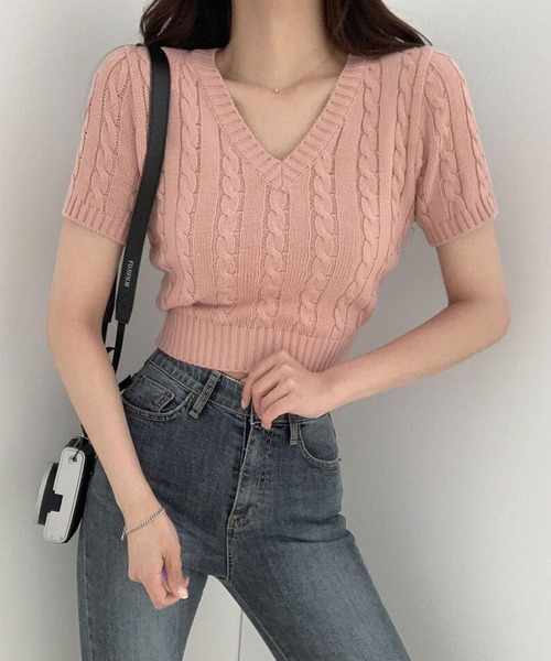Twinkle;pm（トゥインクルピーエム）の「Vネックケーブルニットトップス（ニット/セーター・レディース・ホワイト/ブラック/スモークピンク/サックスブルー・FREE）」の13枚目の写真