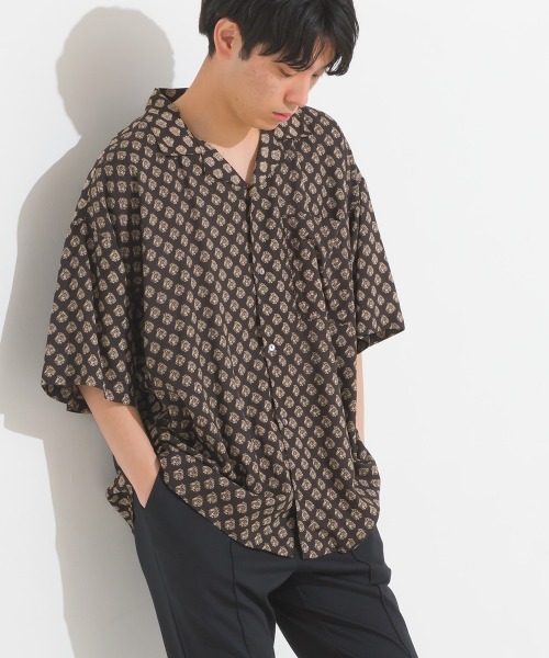 OMNES（オムネス）の「ユニセックス レーヨンアロハシャツ（シャツ/ブラウス・メンズ・ブラウン系その他/ブラック/モカ/ブラック系その他/ブルー系その他・LARGE/MEDIUM）」の5枚目の写真