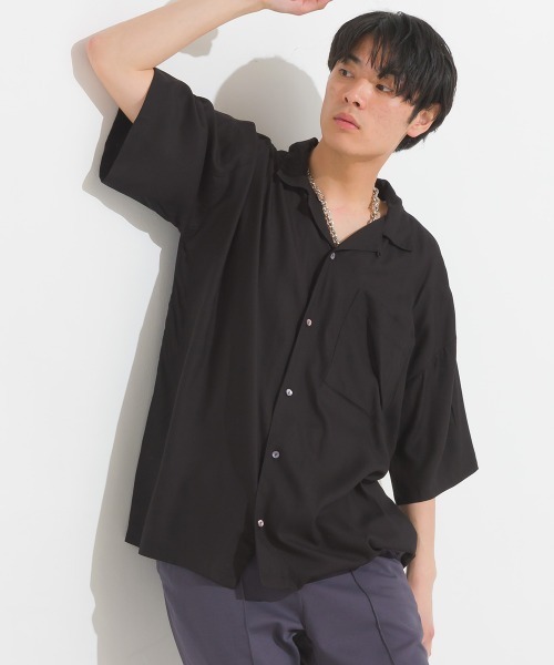 OMNES（オムネス）の「ユニセックス レーヨンアロハシャツ（シャツ/ブラウス・メンズ・ブラウン系その他/ブラック/モカ/ブラック系その他/ブルー系その他・LARGE/MEDIUM）」の2枚目の写真