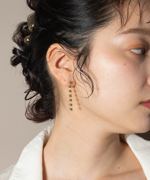 voov(ブーブ)の「メタル ボールチェーン ロング ピアス(ピアス(両耳用)・レディース・ゴールド/シルバー・フリー)」の1枚目の写真