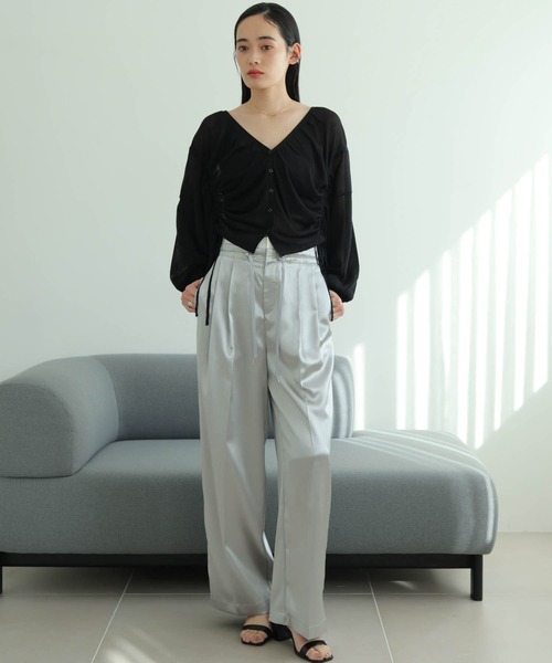 LADYMADE（レディメイド）の「シャーリングシアーニットカーディガン（カーディガン/ボレロ・レディース・レッド/ブラック/グレイッシュベージュ・FREE）」の5枚目の写真