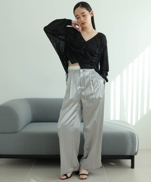 LADYMADE（レディメイド）の「シャーリングシアーニットカーディガン（カーディガン/ボレロ・レディース・レッド/ブラック/グレイッシュベージュ・FREE）」の4枚目の写真