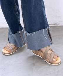 WANDERFOUR（ワンダーフォー）の「履き口ゴム ふかふかインソールのクロスベルトサンダル（サンダル）」