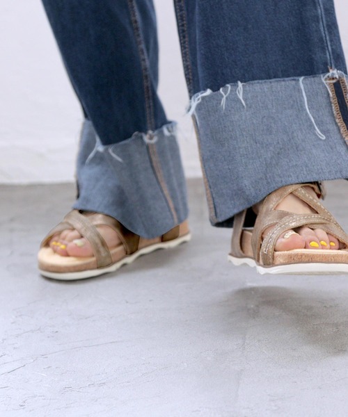 amitie（アミティエ）の「履き口ゴム ふかふかインソールのクロスベルトサンダル（サンダル・レディース・ブラック/ブラウン/ベージュ・L/M/LL/S）」の12枚目の写真