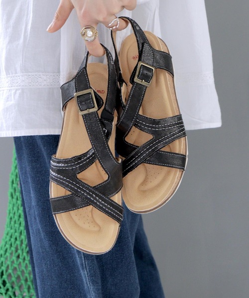 amitie（アミティエ）の「履き口ゴム ふかふかインソールのクロスベルトサンダル（サンダル・レディース・ブラック/ブラウン/ベージュ・L/M/LL/S）」の15枚目の写真