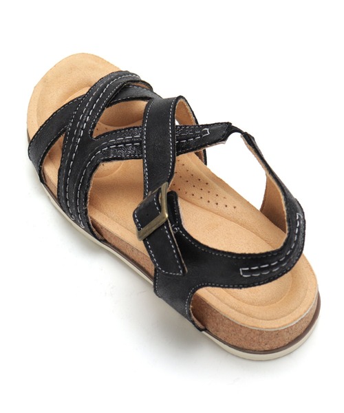 amitie（アミティエ）の「履き口ゴム ふかふかインソールのクロスベルトサンダル（サンダル・レディース・ブラック/ブラウン/ベージュ・L/M/LL/S）」の7枚目の写真