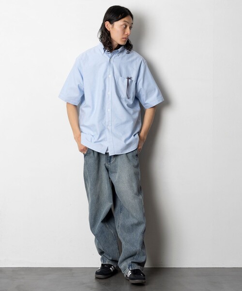 FREAK'S STORE（フリークスストア）の「NEW LOOSE FIT OX BD SHIRT SHORT SLEEVE/ニュールーズフィット オックス ボタンダウンシャツ ショートスリーブ（シャツ/ブラウス・メンズ・その他9/サックスブルー/その他16/ホワイト/その他13・SMALL/MEDIUM/LARGE）」の21枚目の写真
