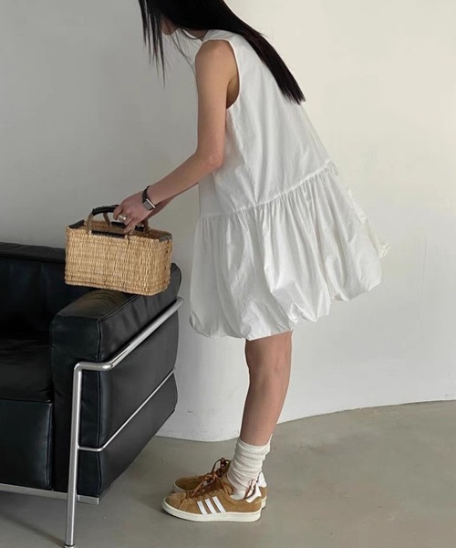 LYEON(リヨン)の「バルーンペプラムワンピース/スリーブレスミニワンピース(ワンピース・レディース・グレイッシュブルー/オフホワイト・FREE)」の8枚目の写真