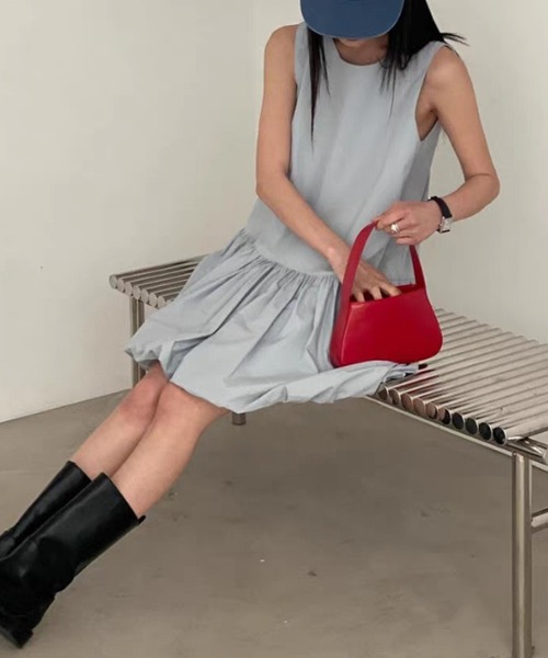 LYEON(リヨン)の「バルーンペプラムワンピース/スリーブレスミニワンピース(ワンピース・レディース・グレイッシュブルー/オフホワイト・FREE)」の4枚目の写真