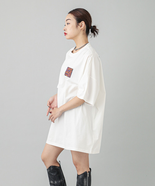 X-girl(エックスガール)の「BONJOUR LOGO S/S BIG TEE DRESS(ワンピース・レディース・ブラック/ホワイト・S/M)」の20枚目の写真