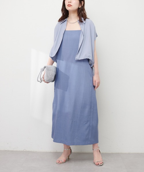 natural couture（ナチュラルクチュール）の「ドロストショートシャツ×キャミワンピース（ワンピース・レディース・ピンク/オフホワイト/チャコールグレー/サックスブルー・FREE）」の4枚目の写真