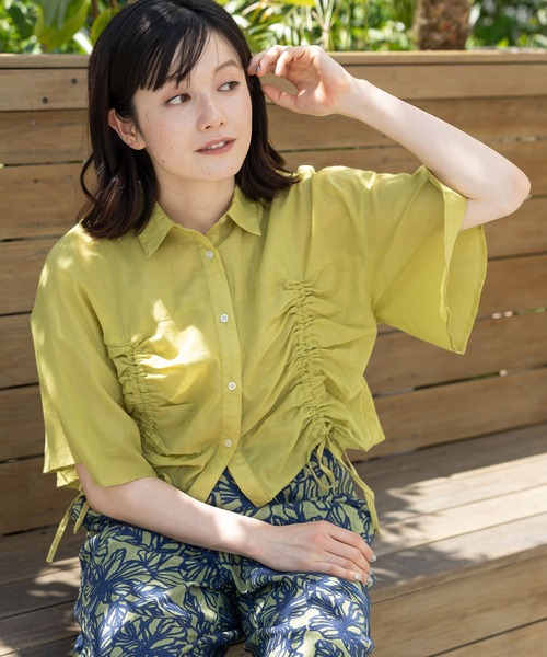 niko and...(ニコアンド)の「コットンシャーリングリボンシャツ(シャツ/ブラウス・レディース・オフホワイト/ブラック/イエロー/ブルー・SHORT/LONG)」の2枚目の写真